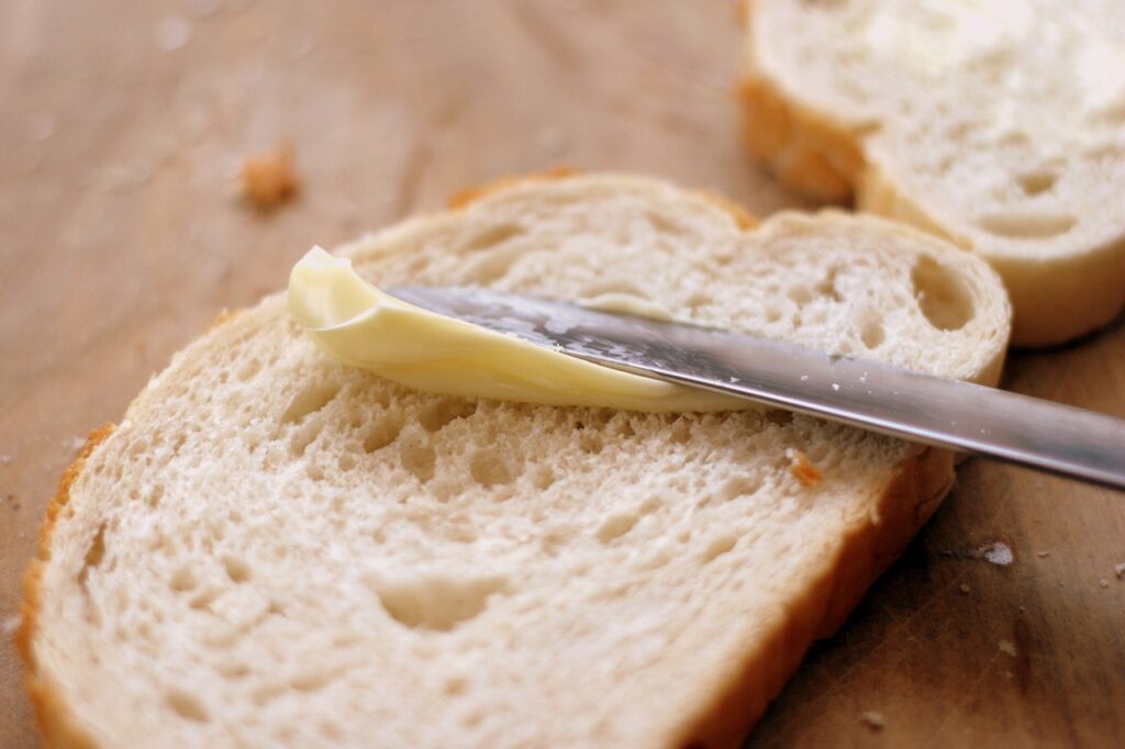 butter, bread, knife